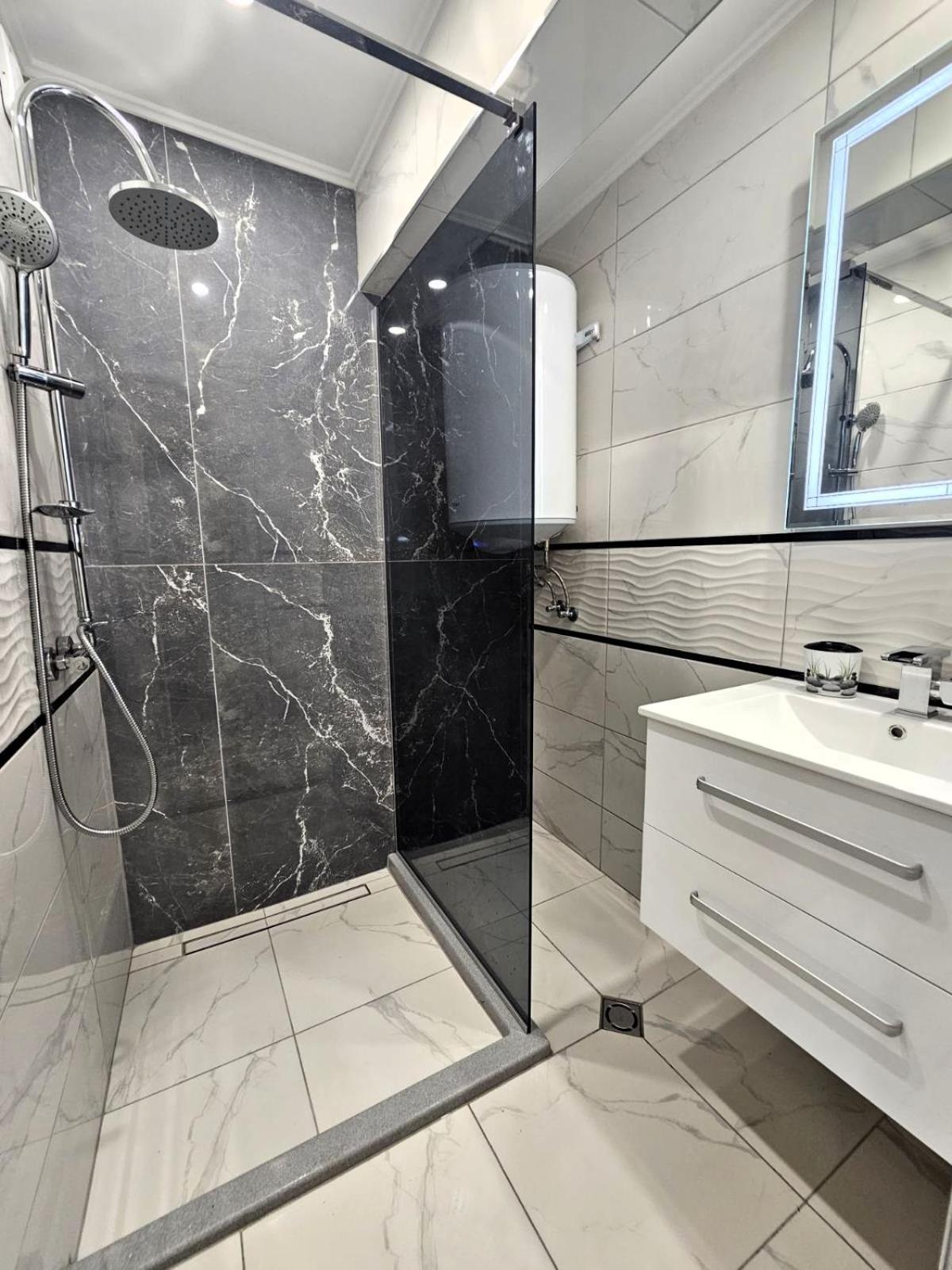 Apartment Bohemi With Free Parking Burgas Exterior foto